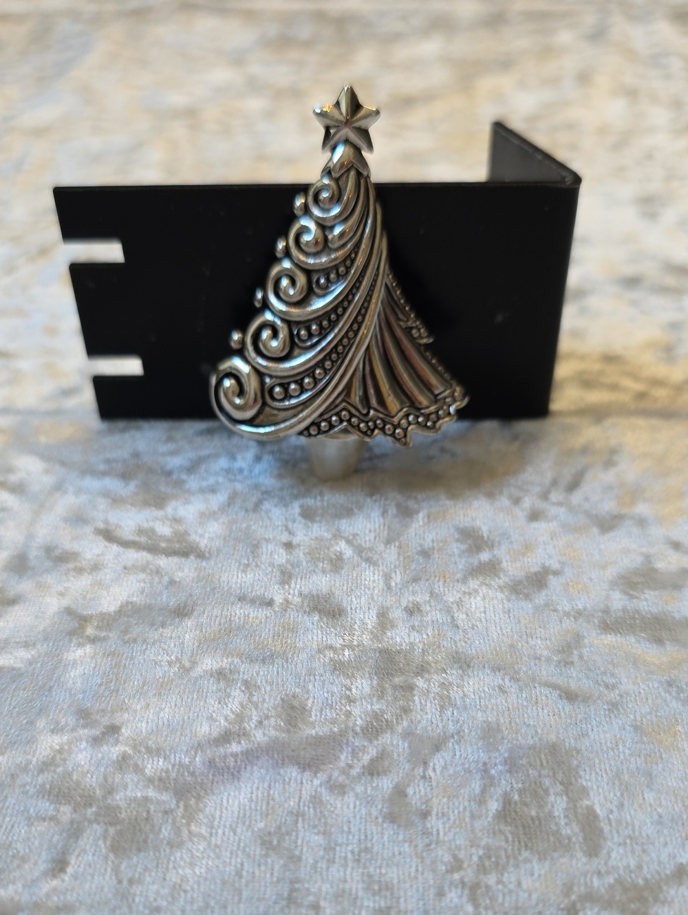 Silver Tone Christmas Tree Brooch/Pendent - Festive Holiday